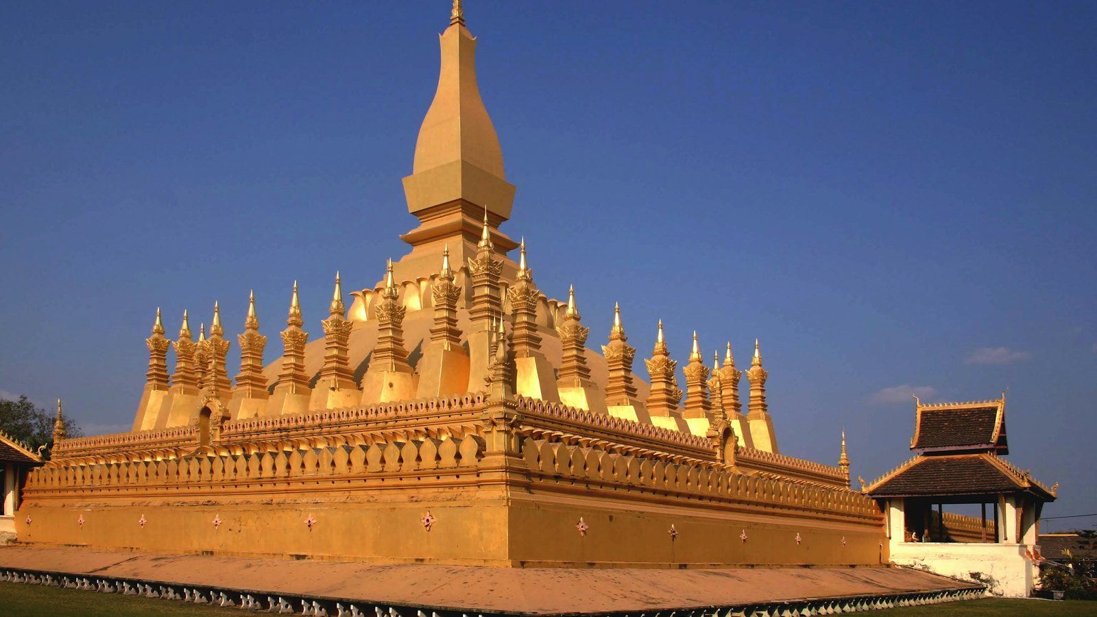 Pha That Luang, Vientiane